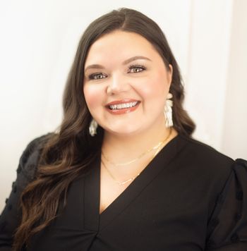 Portrait of Shelly Torres-Llorens, Realtor®